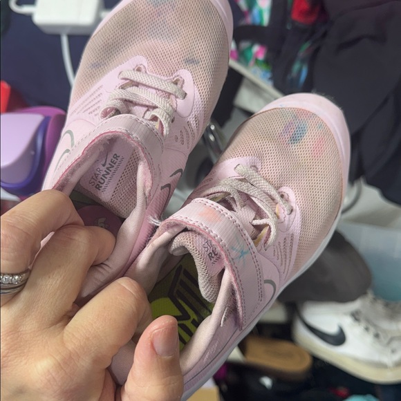 Girls Shoes I Think Size 11 No Size Tag - Picture 2 of 2